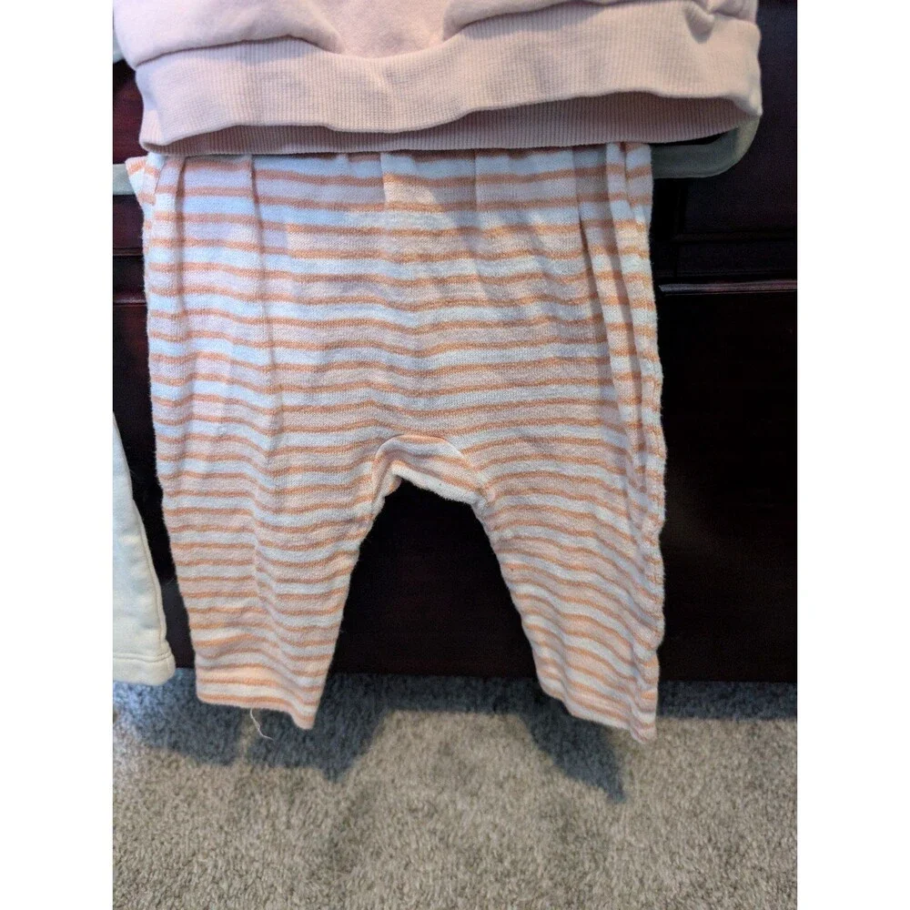Old Navy Bundle of 2 Sweatshirt Jogger Sets 6-12 M